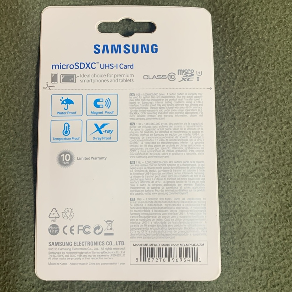 NIP Samsung 64gb EVO Ultra-fast performance. Micro SDXC UHS-I card w/SD adapter - Picture 3 of 4